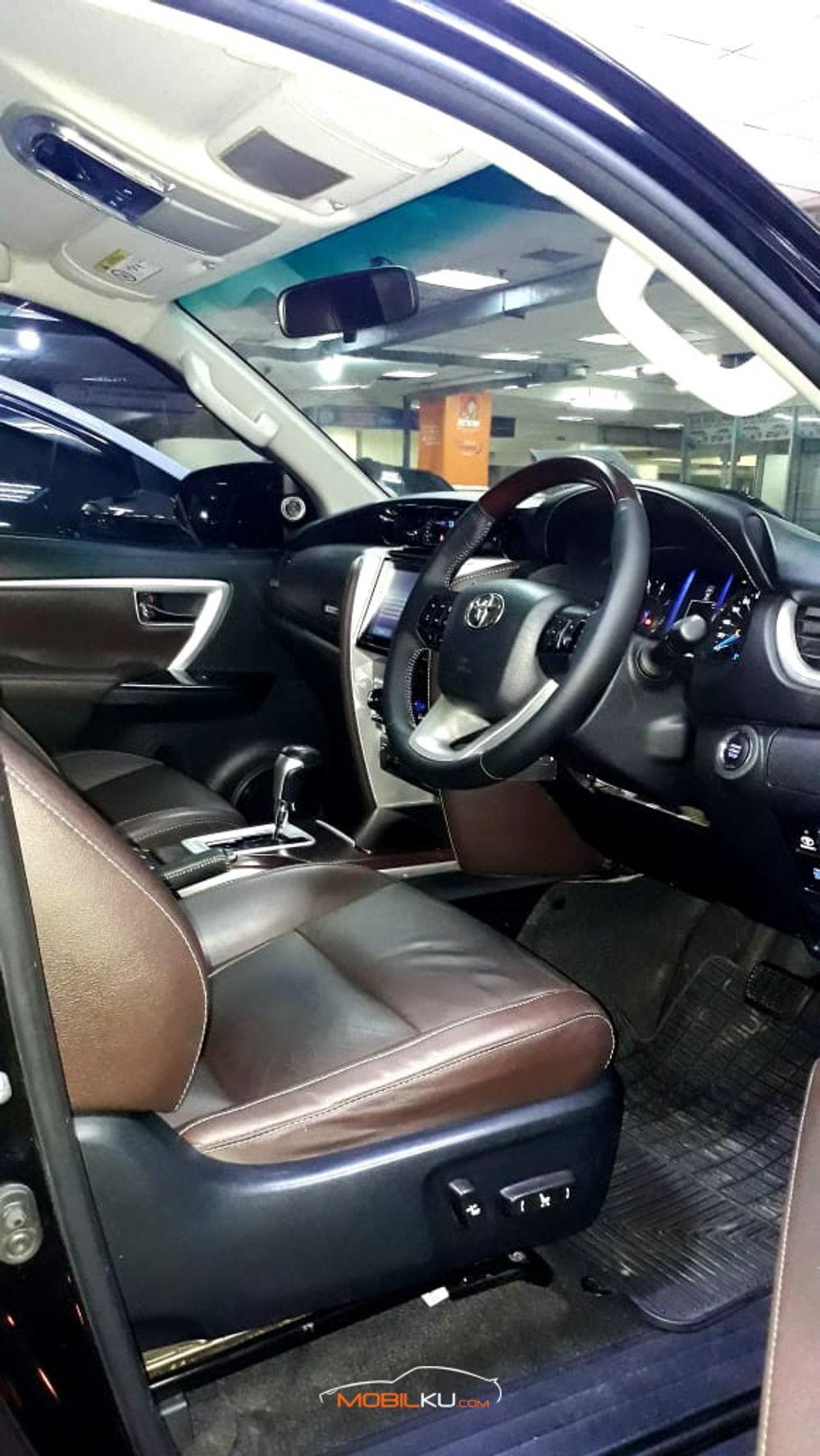 Mobil Toyota Fortuner 2016