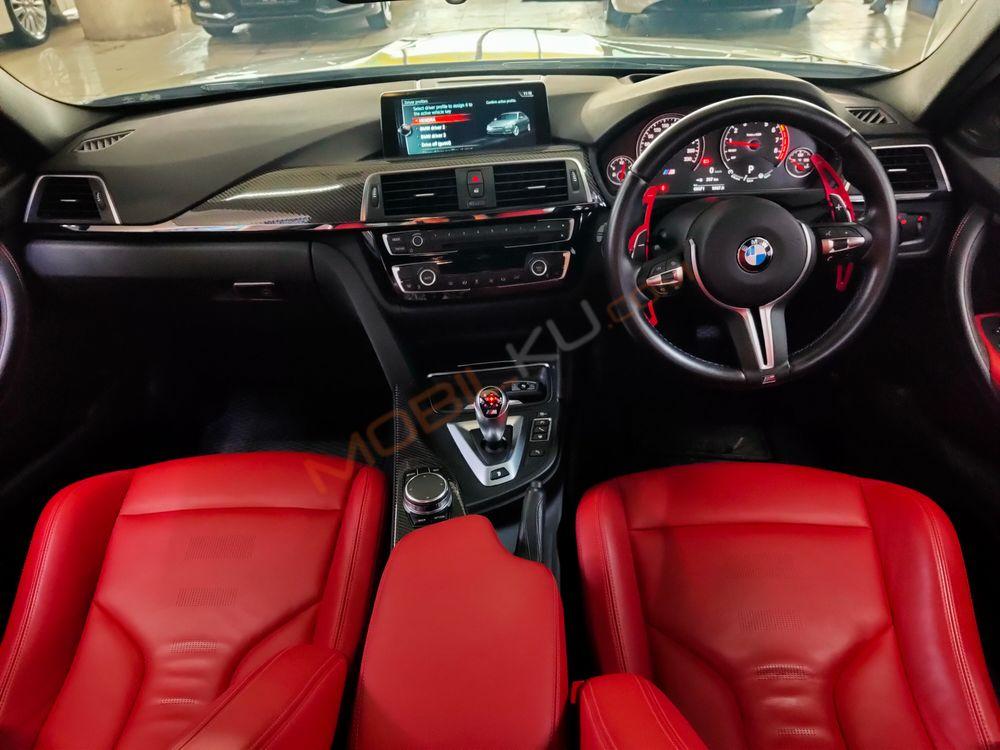 Mobil BMW 3 Series 2017