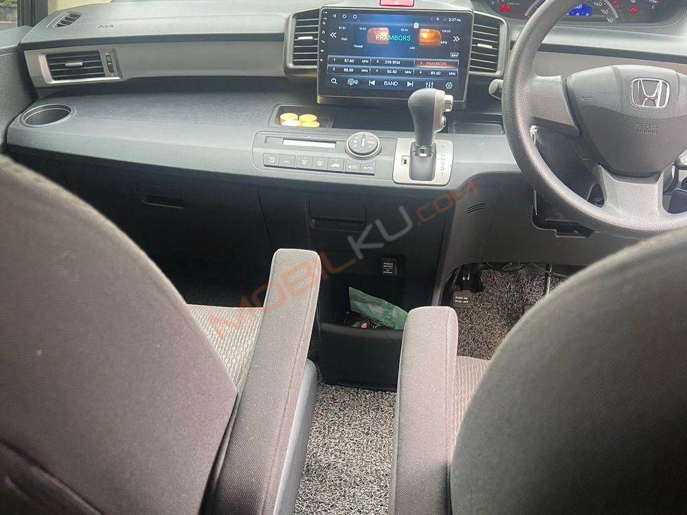 Mobil Honda Freed 2014