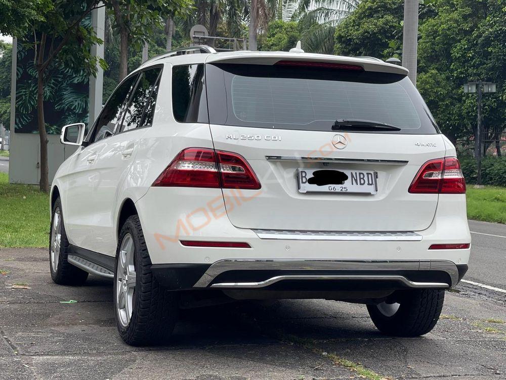 Mobil Mercedes-Benz ML 2015