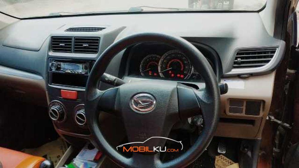 Mobil Daihatsu Xenia 2016