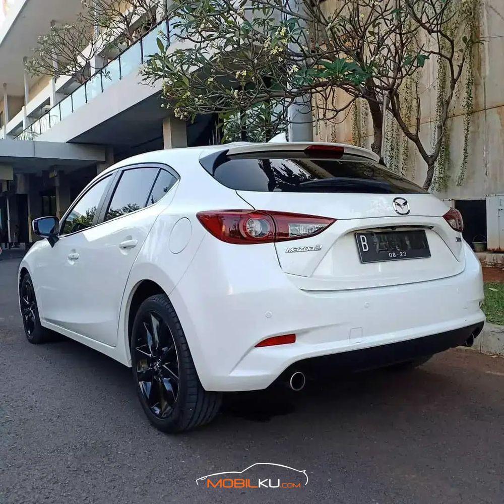 Mobil Mazda 3 2018