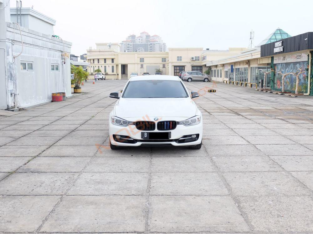 Mobil BMW 3 Series 2015