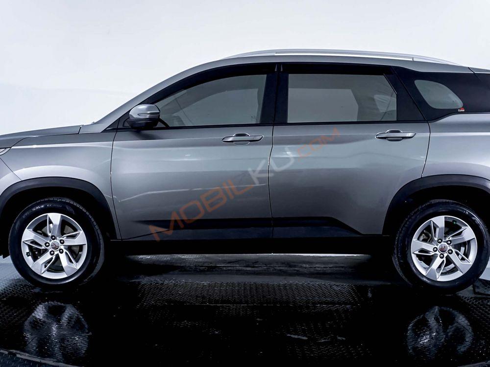 Mobil Wuling Almaz 2019