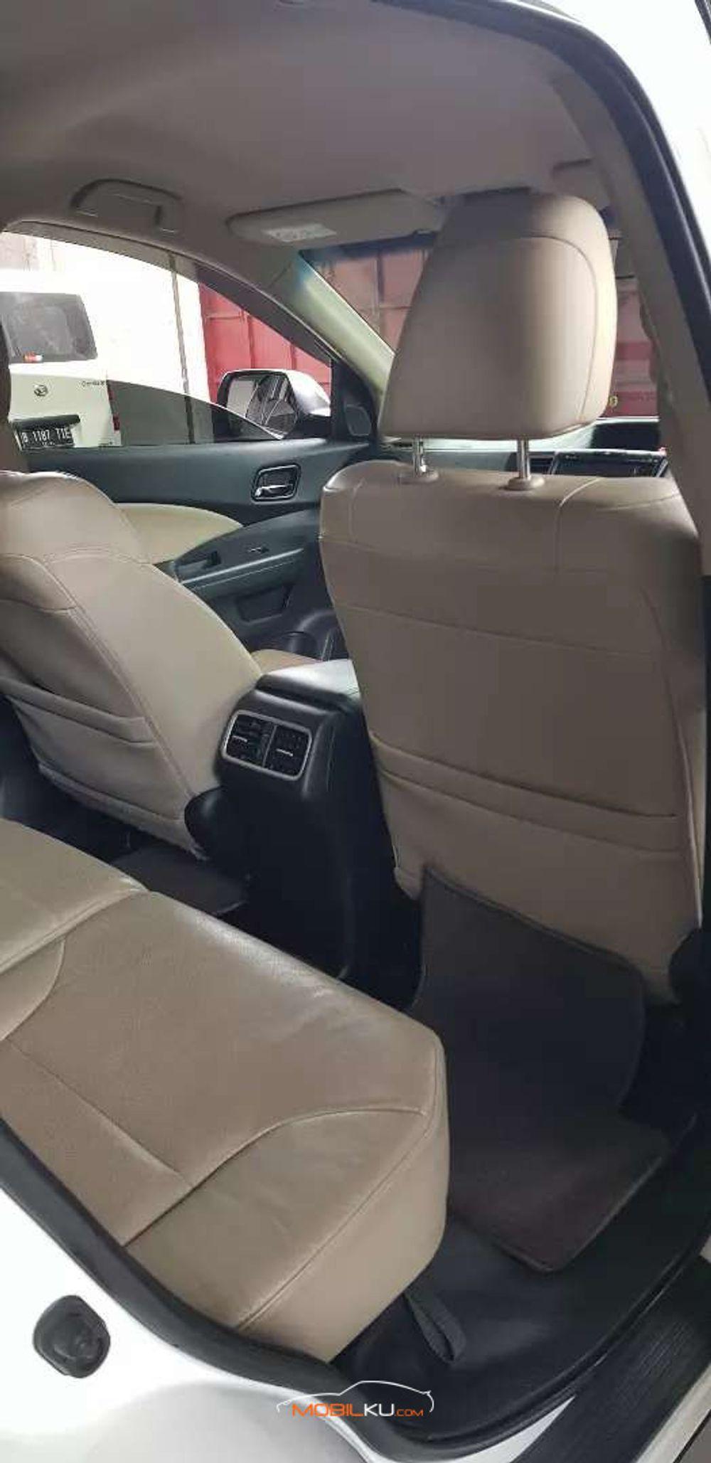 Mobil Honda CR-V 2015