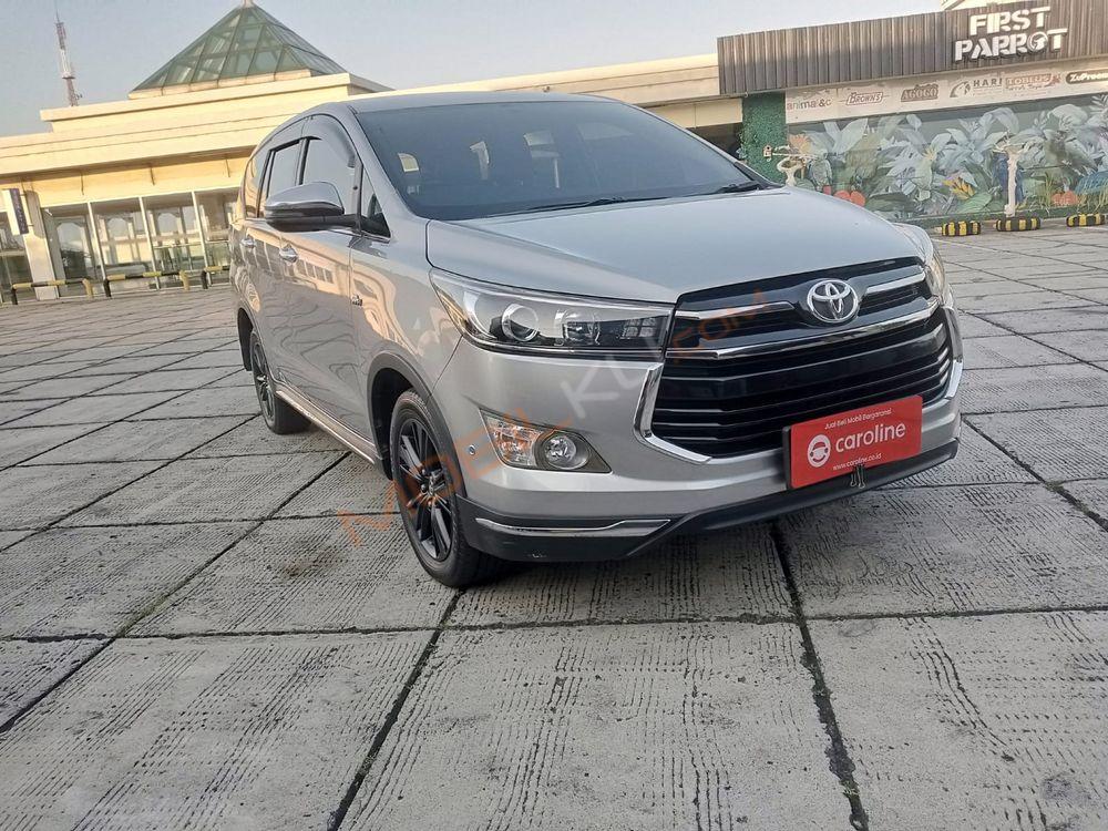 Mobil Toyota Kijang Innova 2019