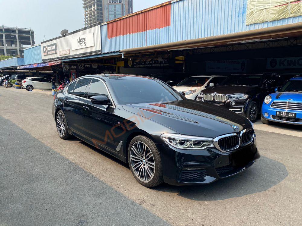 Mobil BMW 5 Series 2020