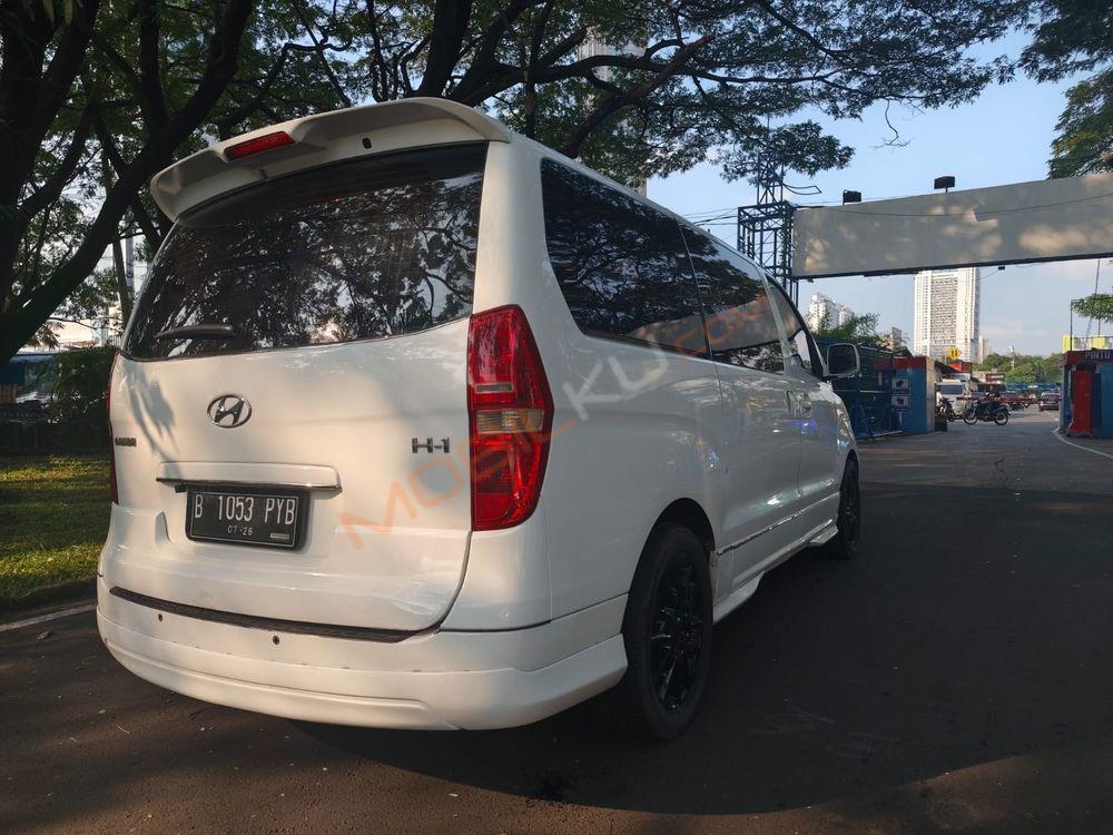 Mobil Hyundai H-1 2016