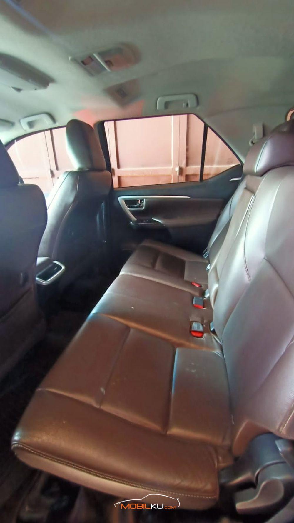 Mobil Toyota Fortuner 2016