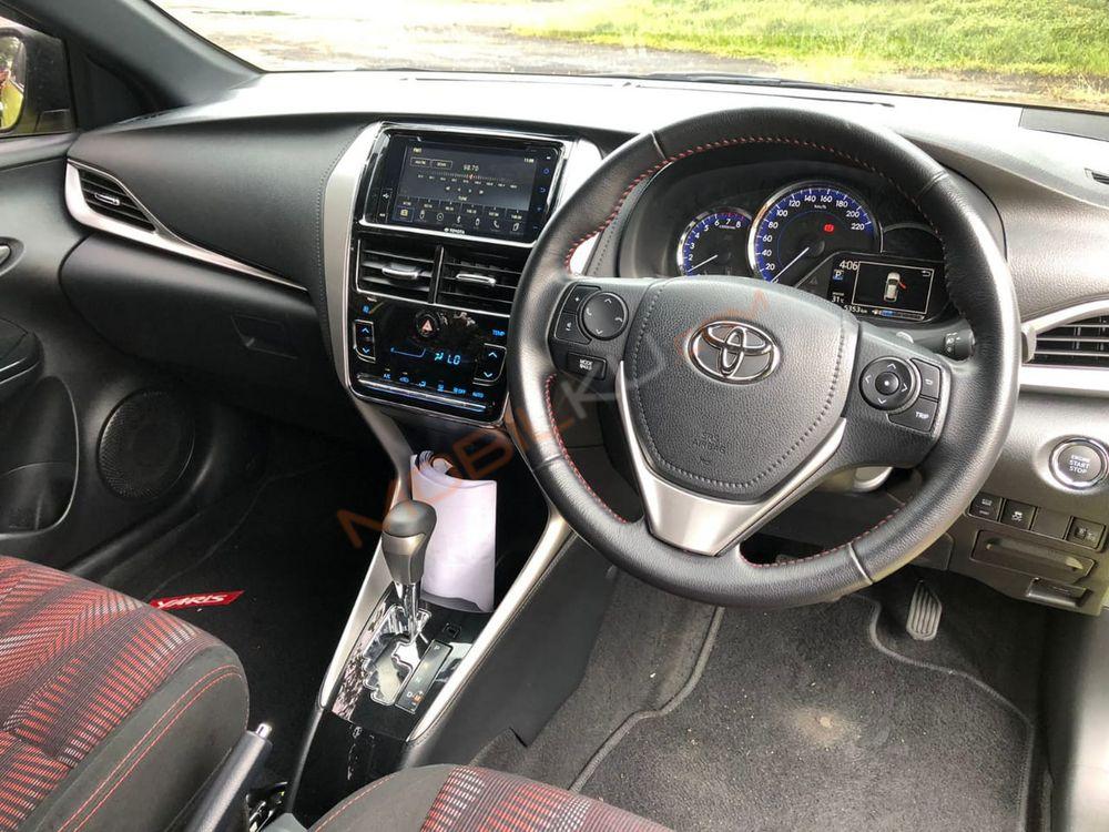 Mobil Toyota Yaris 2020