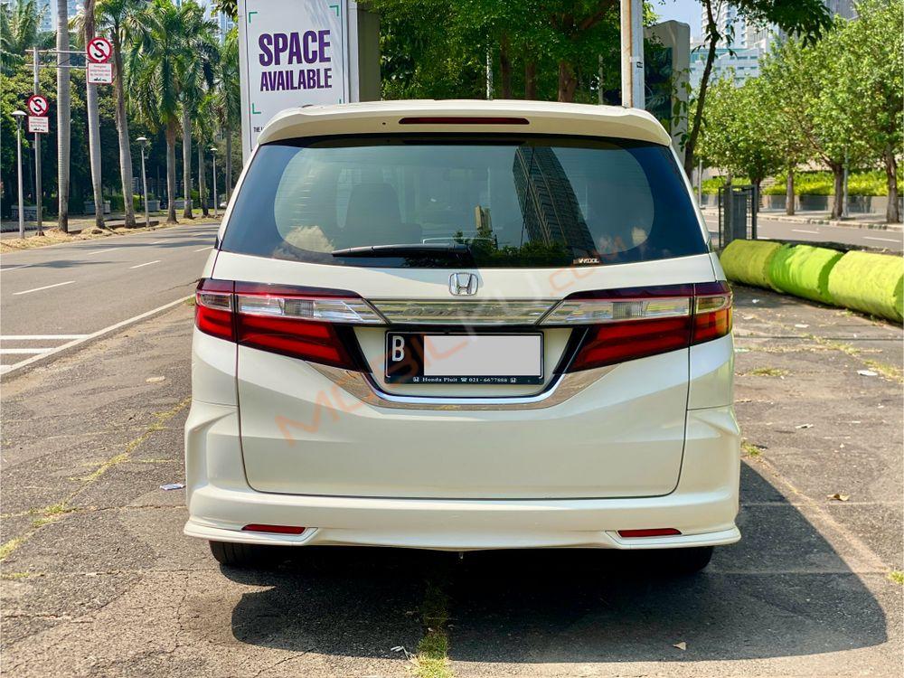 Mobil Honda Odyssey 2016