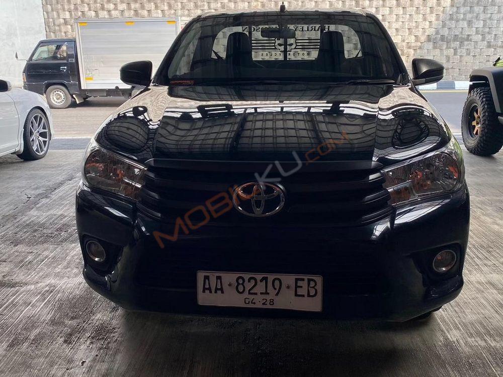 Mobil Toyota Hilux 2018