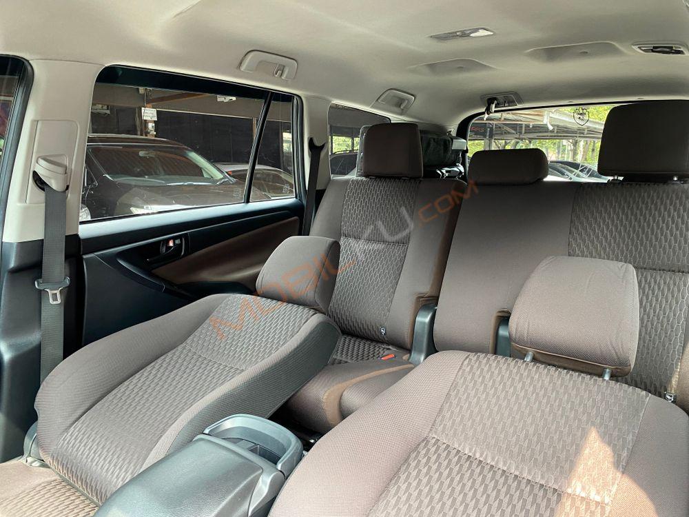 Mobil Toyota Kijang Innova 2022