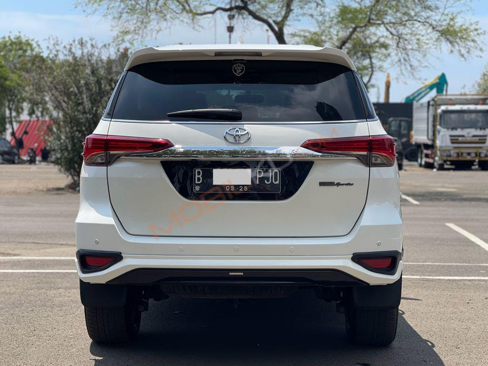 Mobil Toyota Fortuner 2020