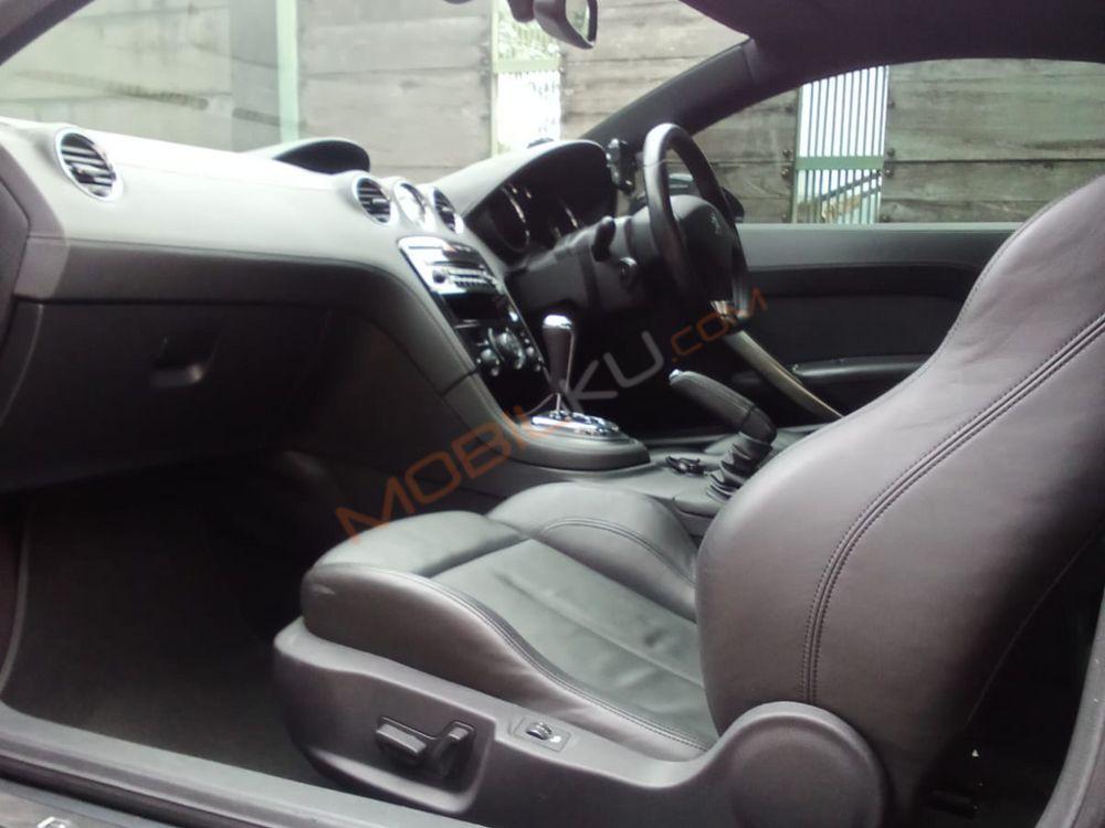 Mobil Peugeot RCZ 2012