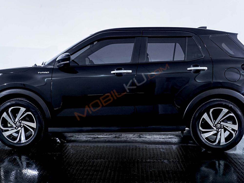 Mobil Toyota Corolla Cross 2022