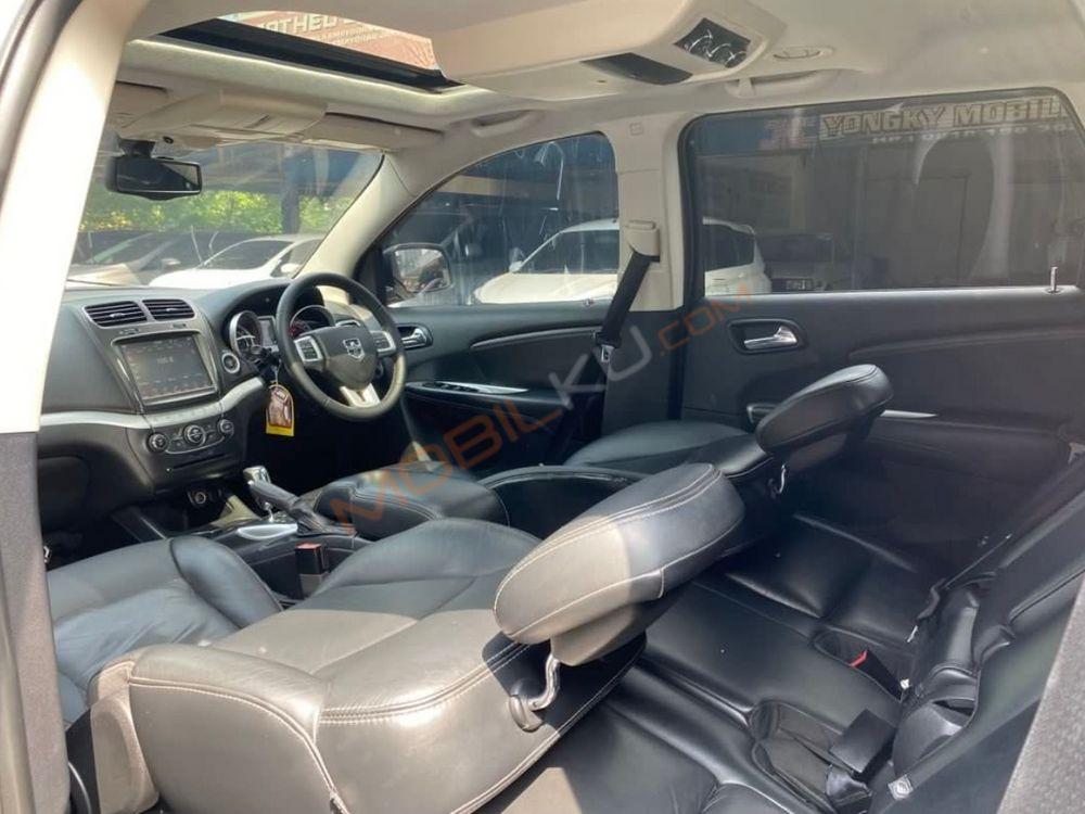 Mobil Dodge Journey 2013