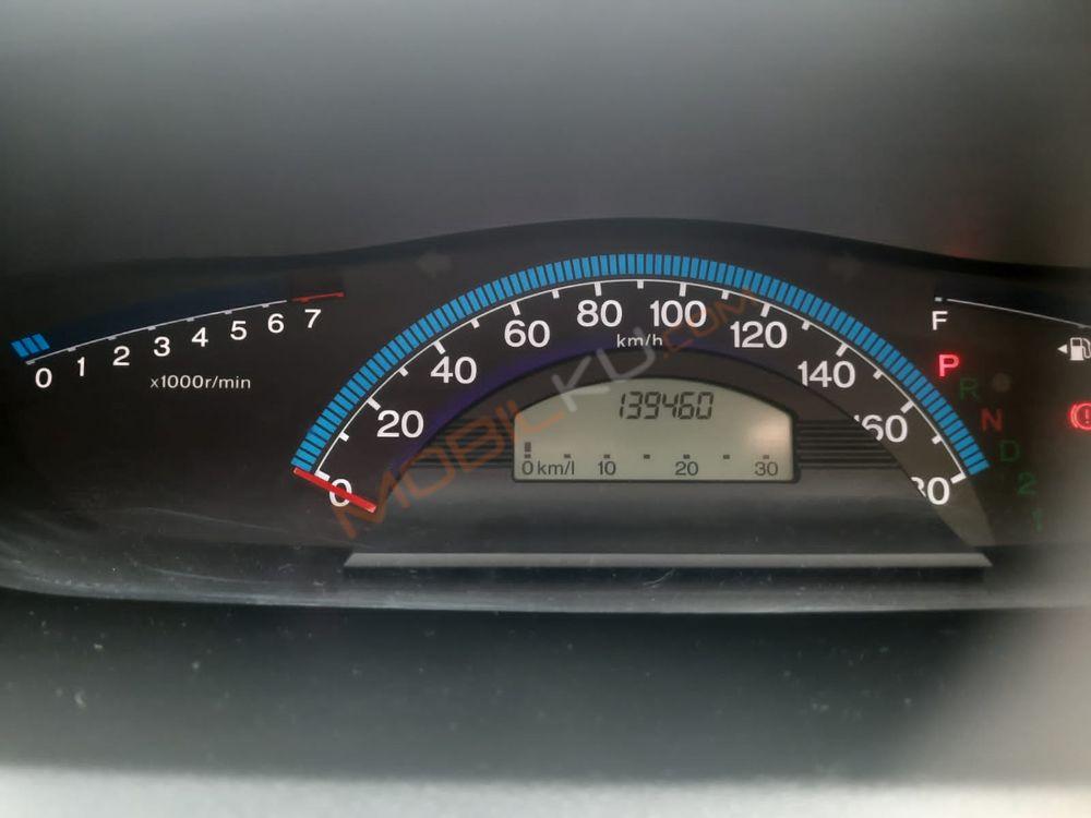 Mobil Honda Freed 2011