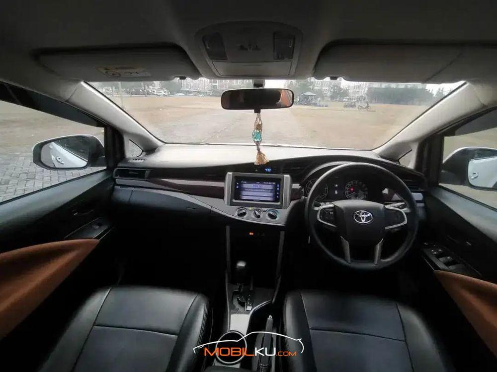 Mobil Toyota Kijang Innova 2018