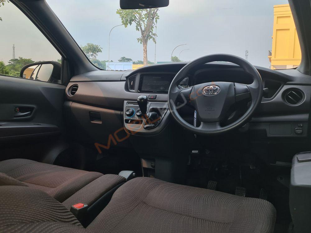Mobil Toyota Calya 2022