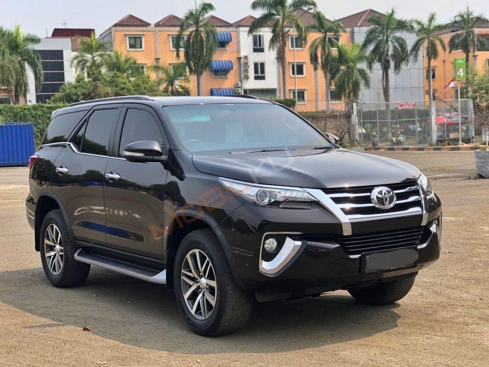 Mobil Toyota Fortuner 2016