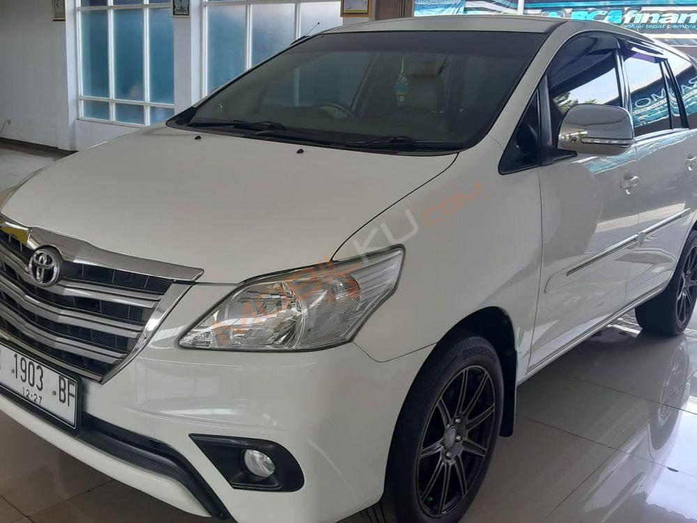 Mobil Toyota Kijang Innova 2014