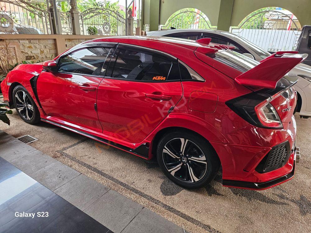 Mobil Honda Civic Hatchback 2018