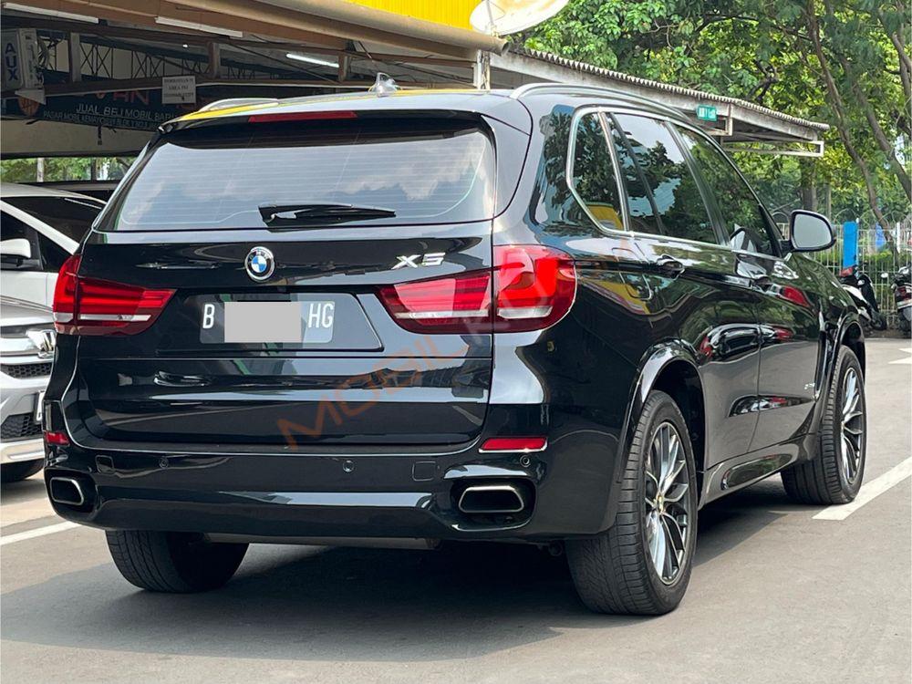 Mobil BMW X5 2015