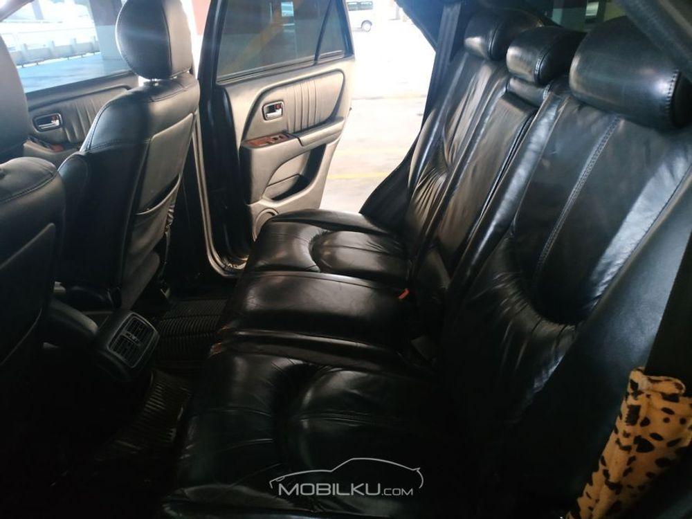 Mobil Toyota Harrier 2002