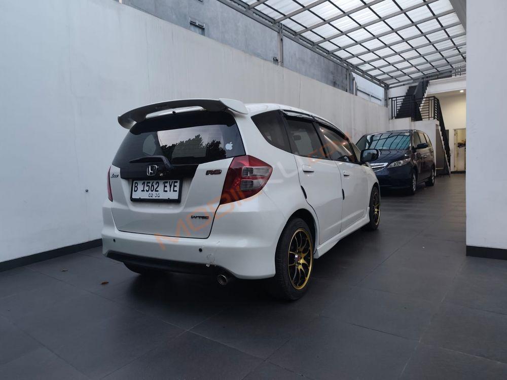 Mobil Honda Jazz 2010