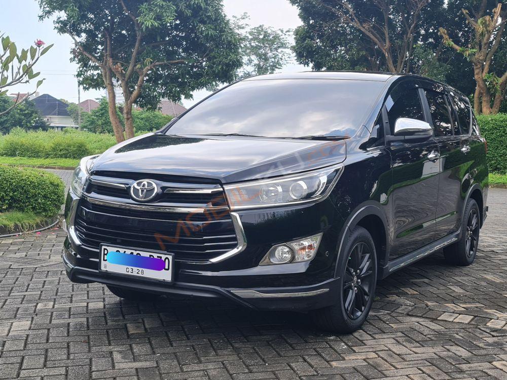 Mobil Toyota Kijang Innova 2018