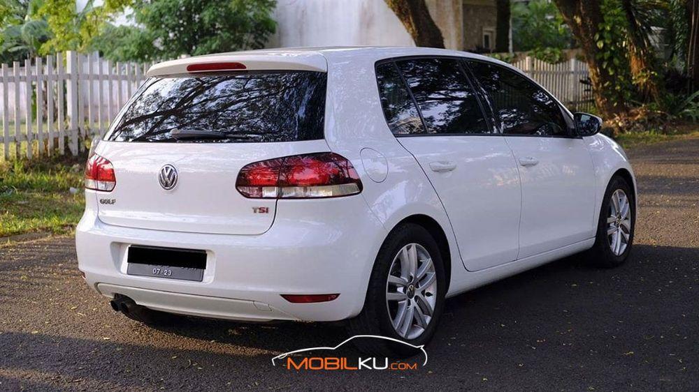 Mobil Volkswagen Golf 2012