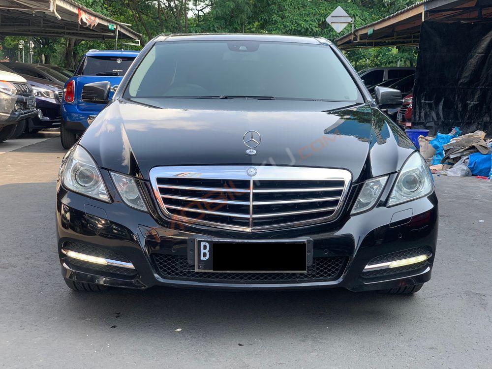 Mobil Mercedes-Benz E-Class 2011