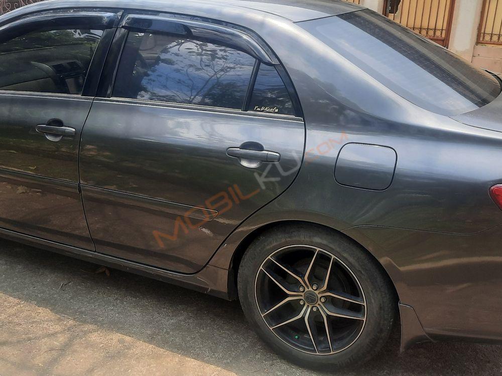 Mobil Toyota Corolla 2008