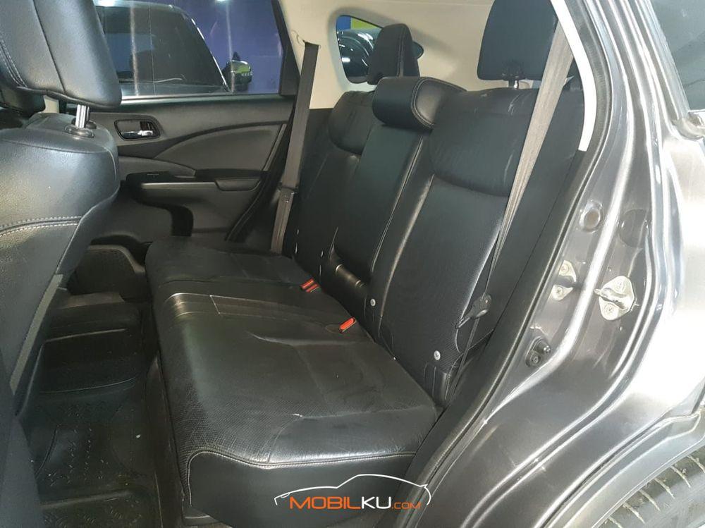 Mobil Honda CR-V 2015