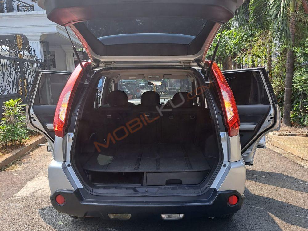 Mobil Nissan X-Trail 2012