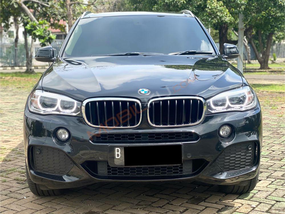 Mobil BMW X5 2015