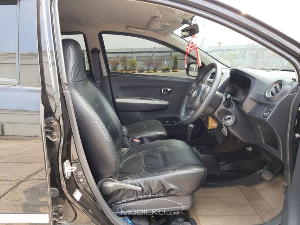 Mobil Toyota Agya 2016