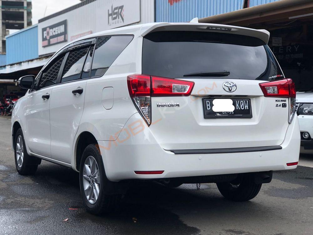 Mobil Toyota Kijang Innova 2020