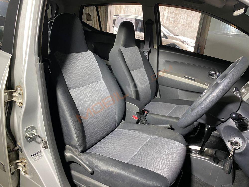 Mobil Toyota Agya 2015