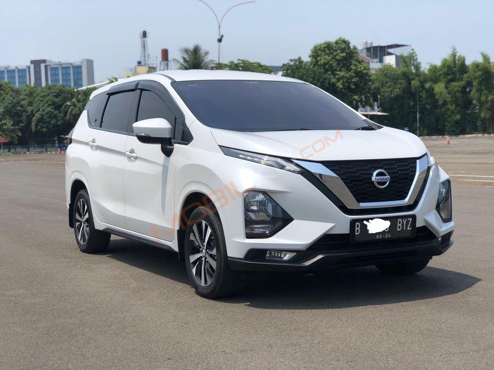 Mobil Nissan Livina 2019