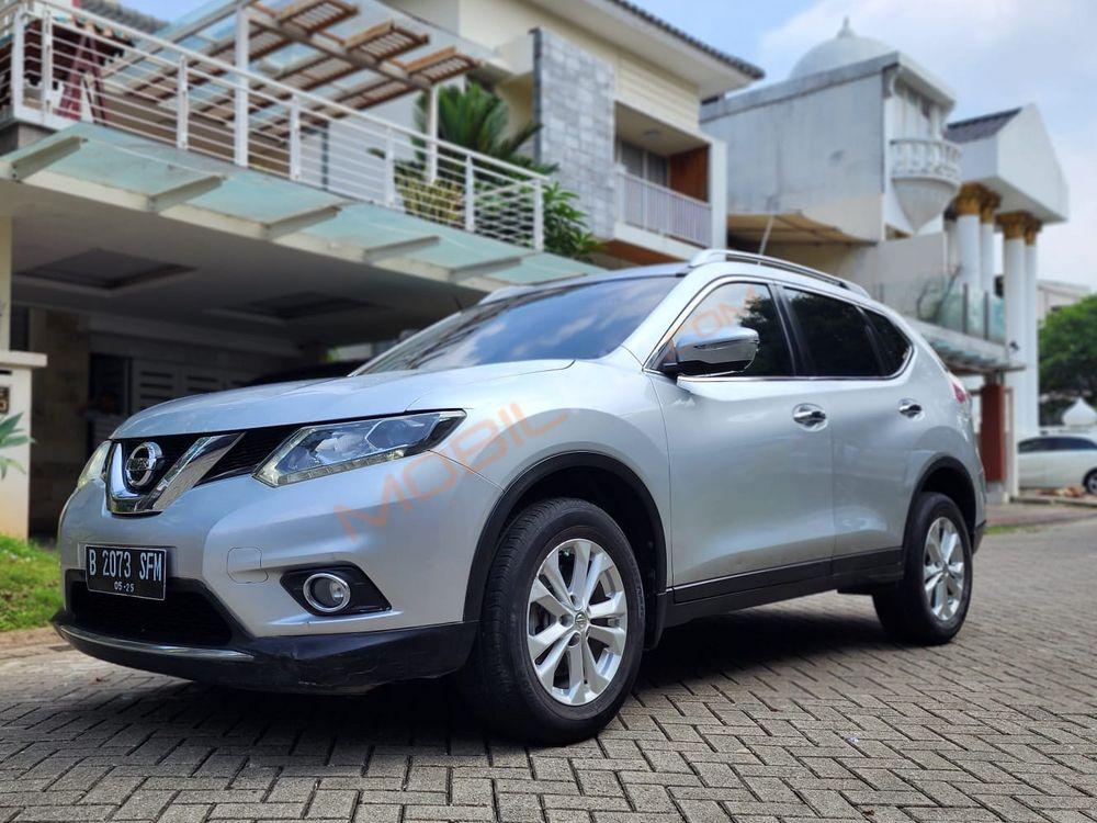 Mobil Nissan X-Trail 2015