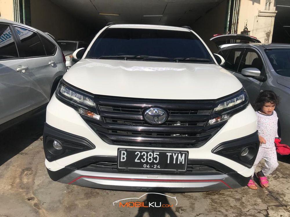 Mobil Toyota Rush 2019