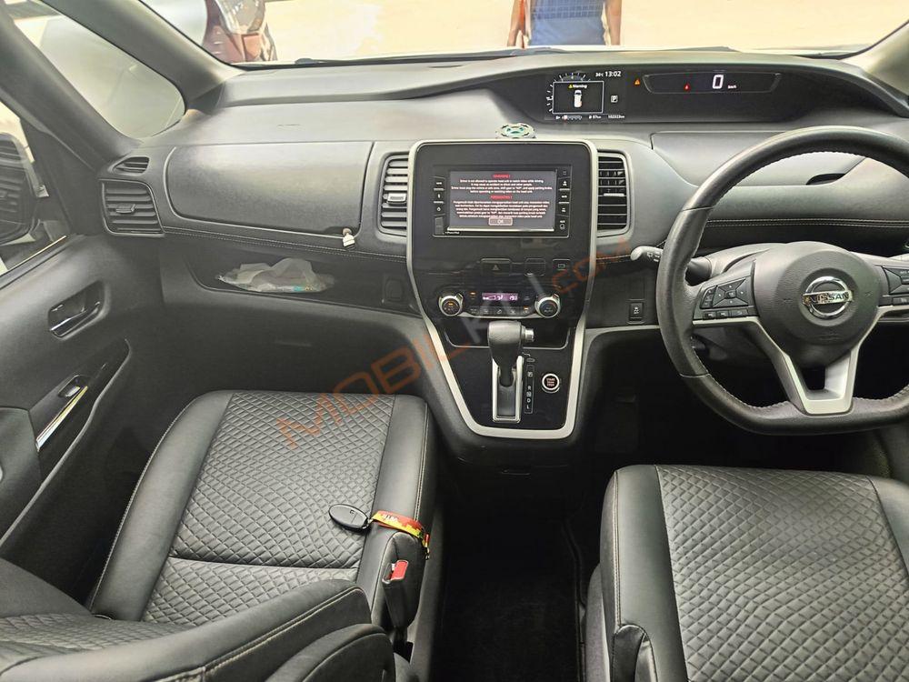 Mobil Nissan Serena 2019