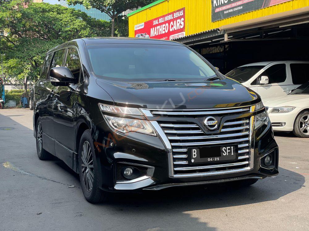 Mobil Nissan Elgrand 2014
