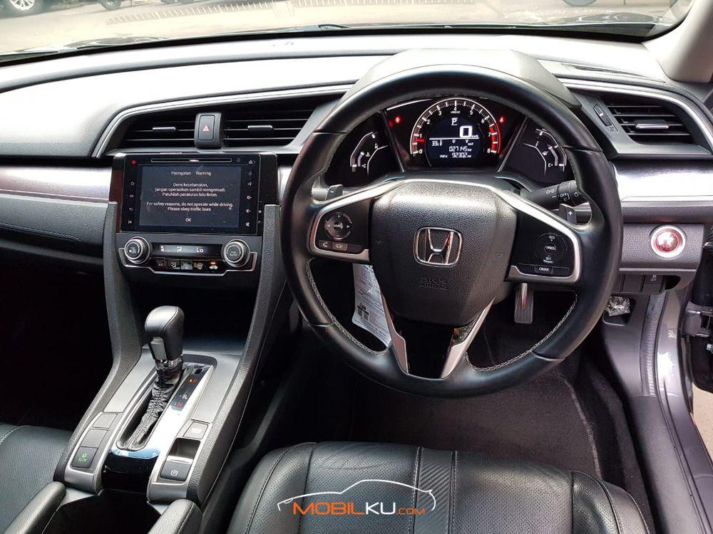 Mobil Honda Civic Sedan 2017