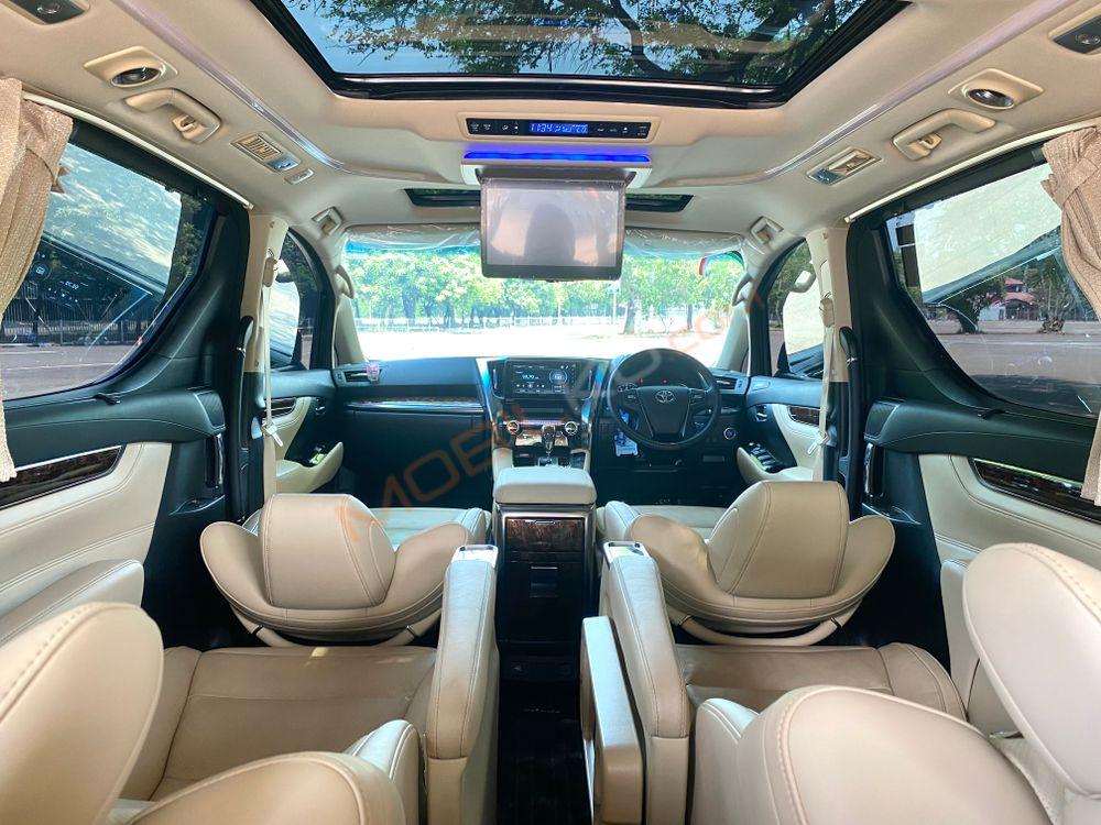 Mobil Toyota Alphard 2023