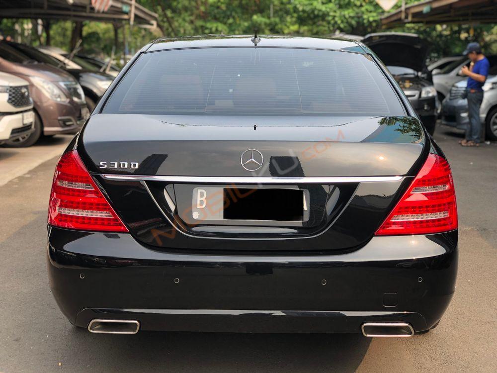 Mobil Mercedes-Benz S-Class 2011