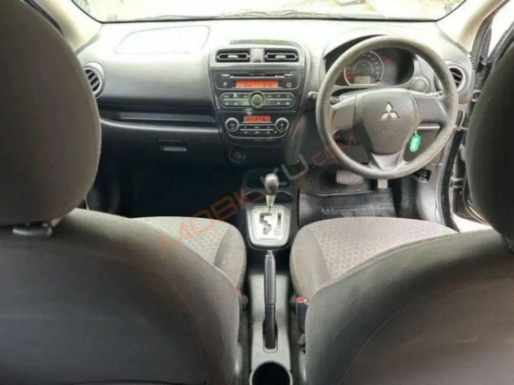Mobil Mitsubishi Mirage 2012