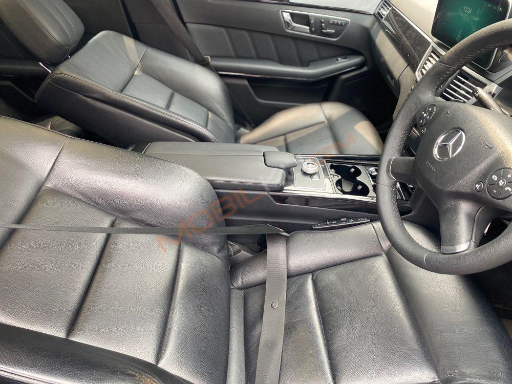 Mobil Mercedes-Benz E-Class 2011